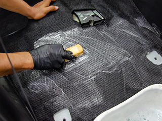 シートクリーニング・乾燥作業